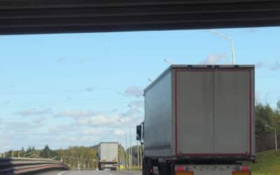 Pros and Cons of Renting Trailers Short-Term